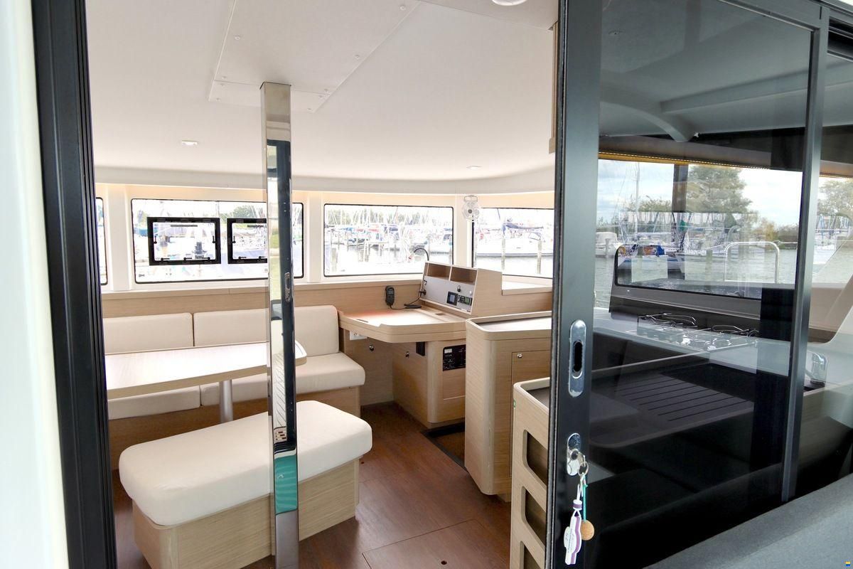 Lagoon 42 Full specs