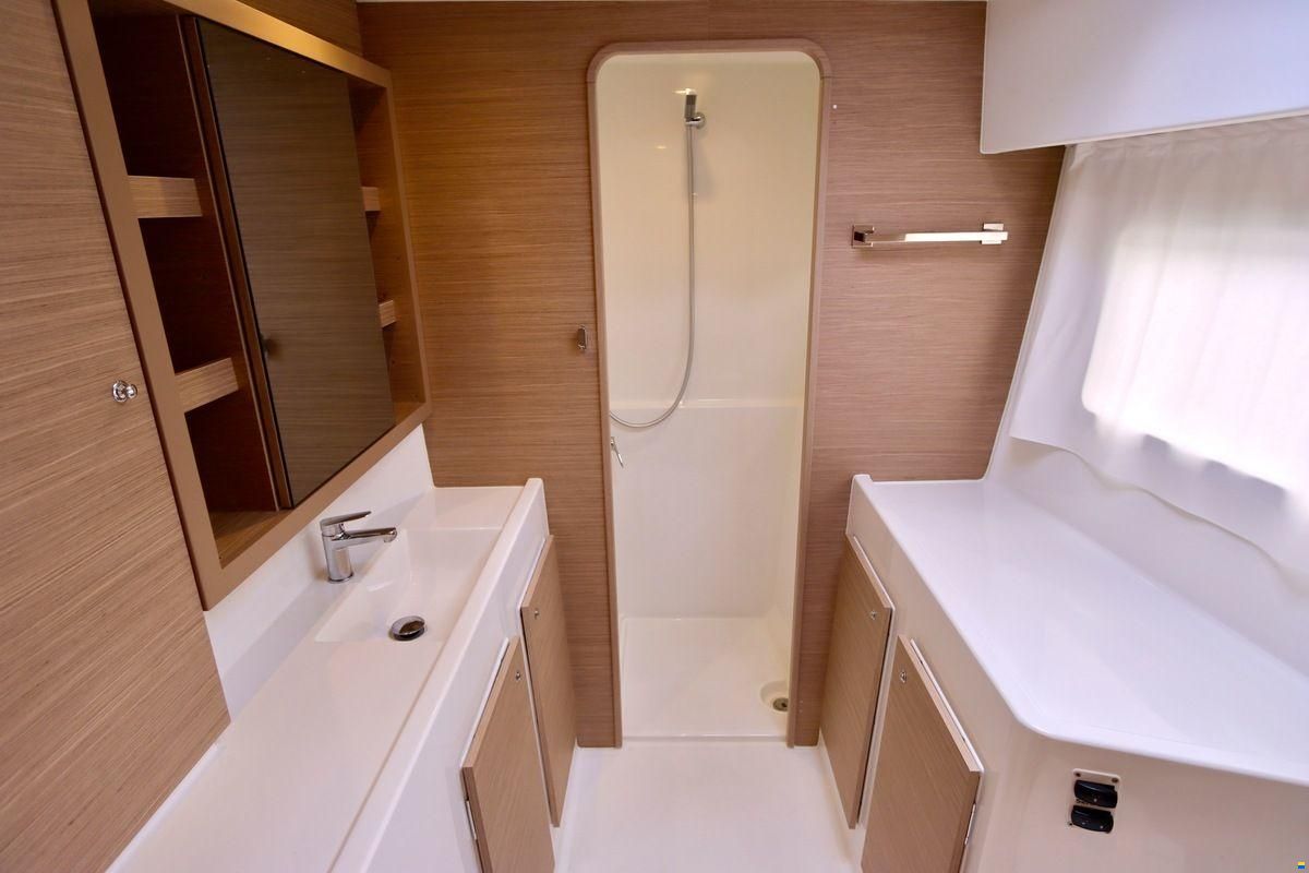 Lagoon 42 Full specs