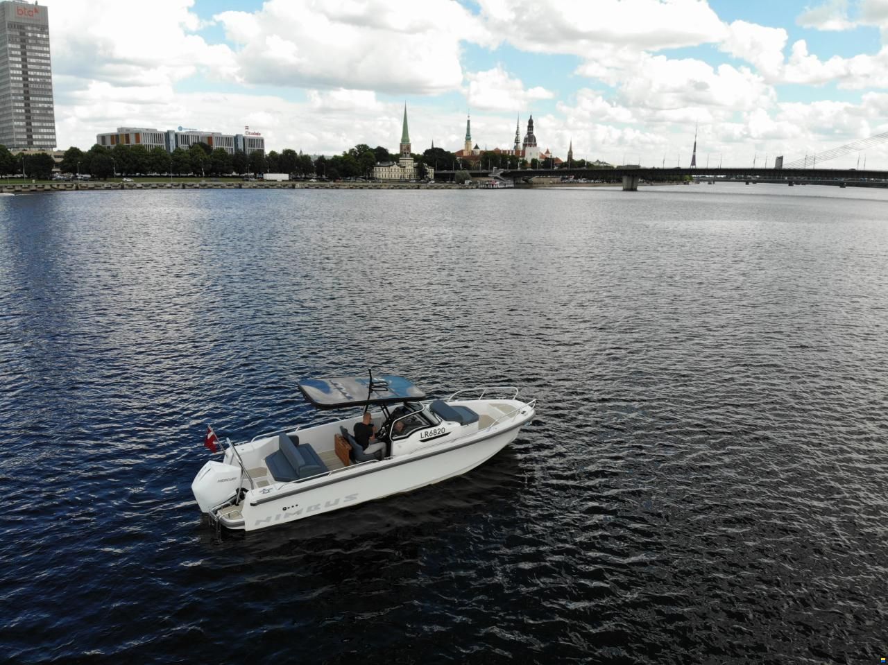 Nimbus T8 T-top