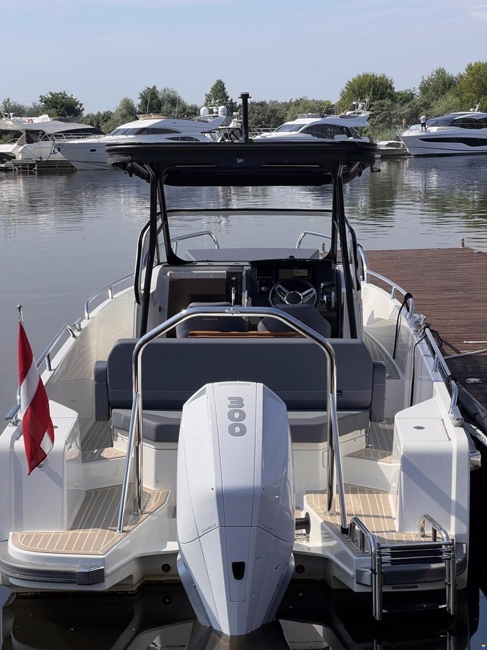 Nimbus T8 T-top