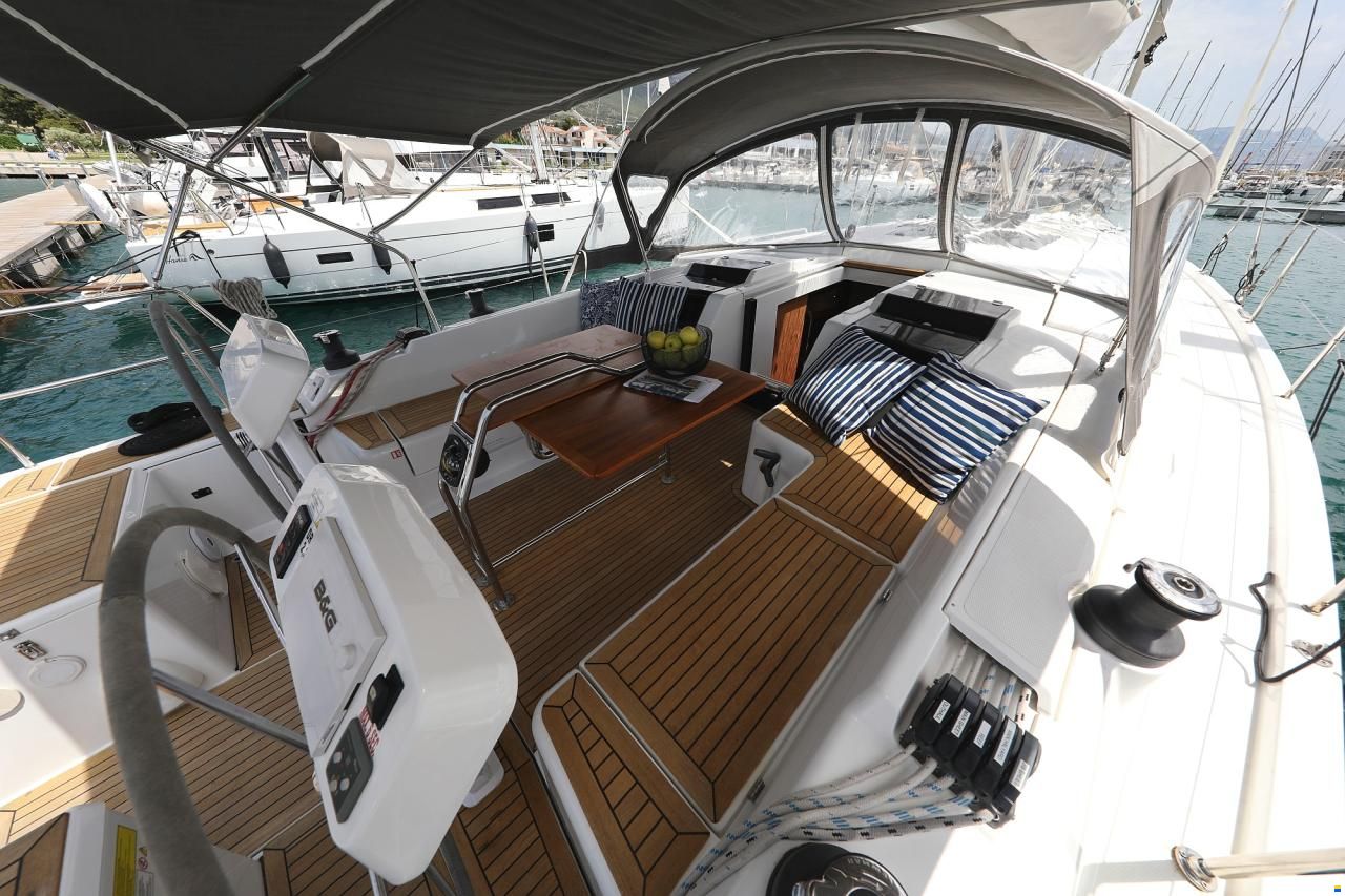 Hanse 458