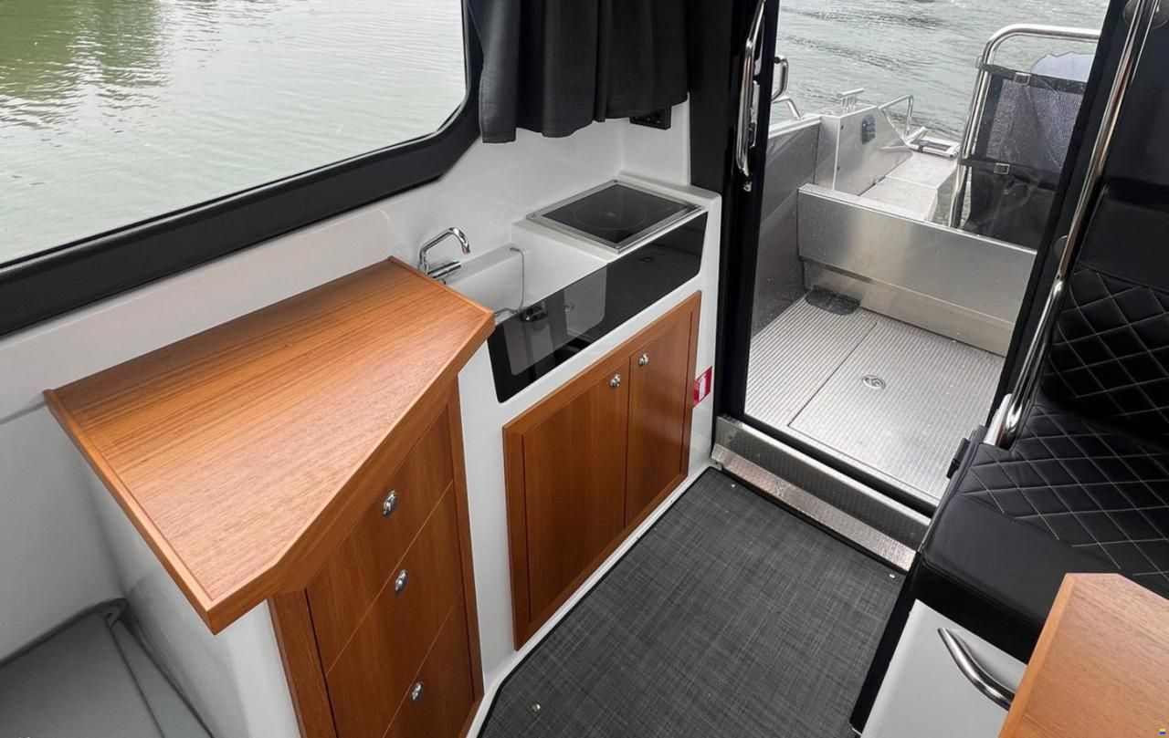 Buster Phantom Cabin