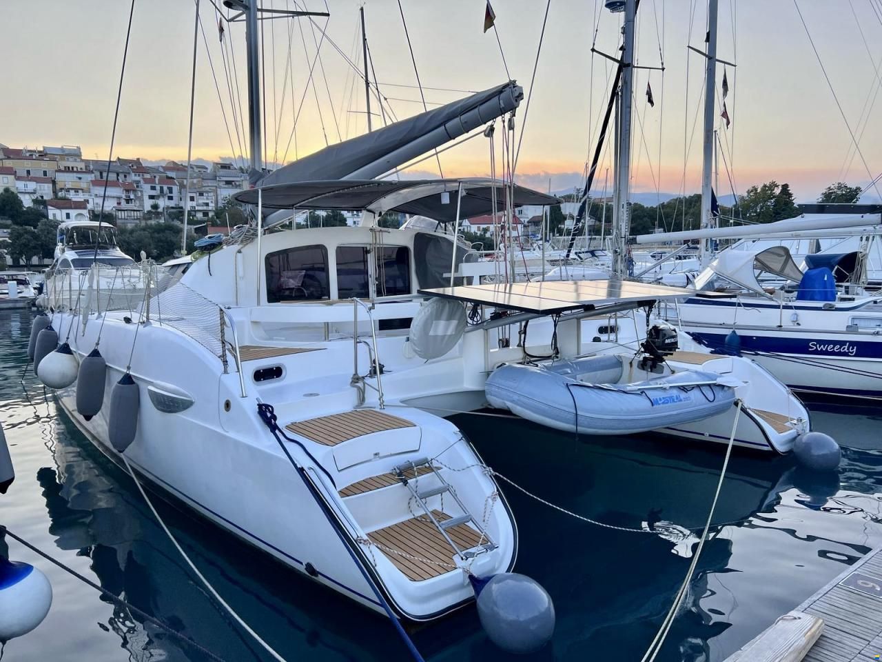 Fountaine Pajot Lavezzi 40