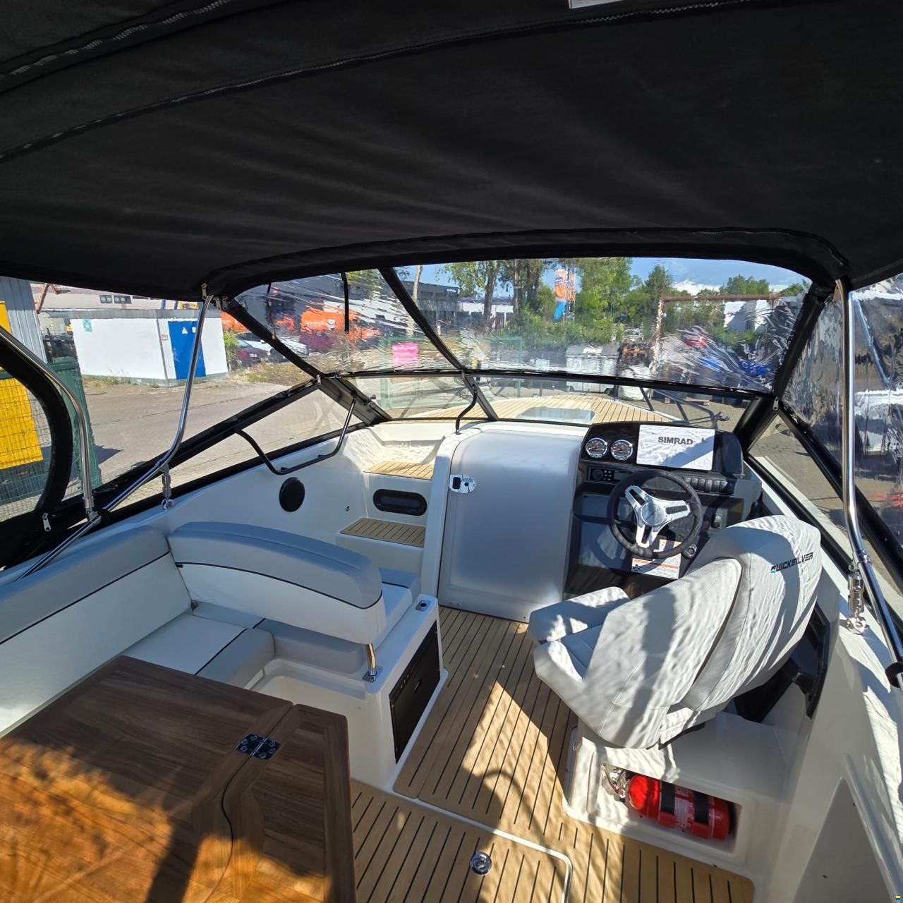 Quicksilver 675 Cruiser Deluxe Edition+Mercury F200X