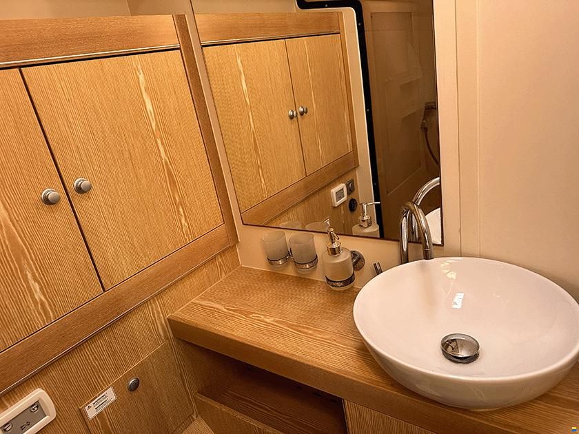 Hanse 575