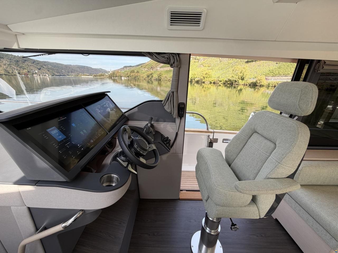 Nimbus 495 Flybridge