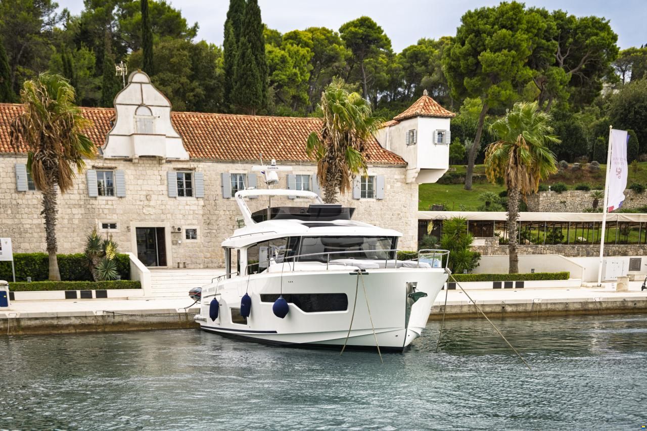 Nimbus 495 Flybridge