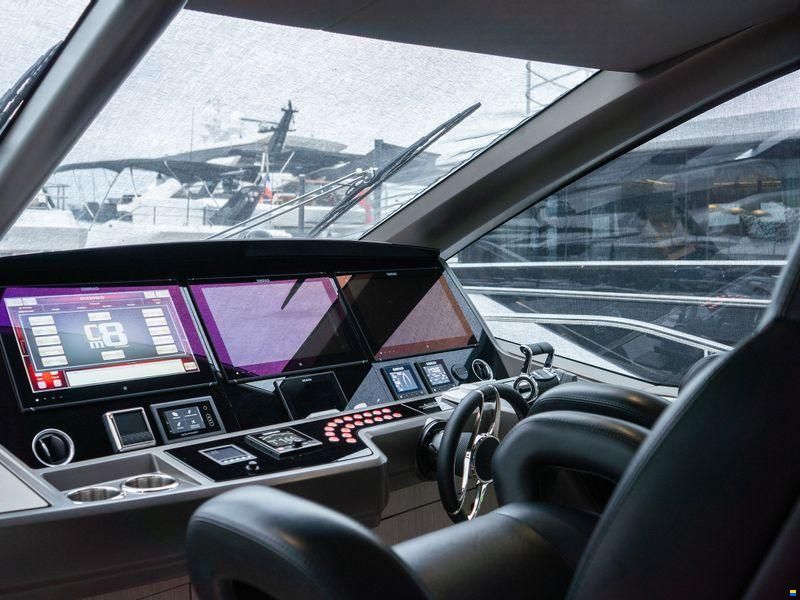 Sunseeker 76 Yacht