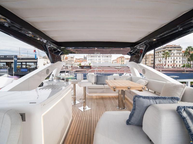 Sunseeker 76 Yacht