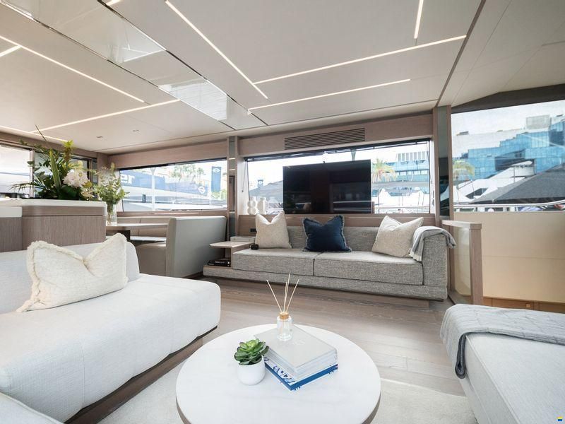 Sunseeker 76 Yacht
