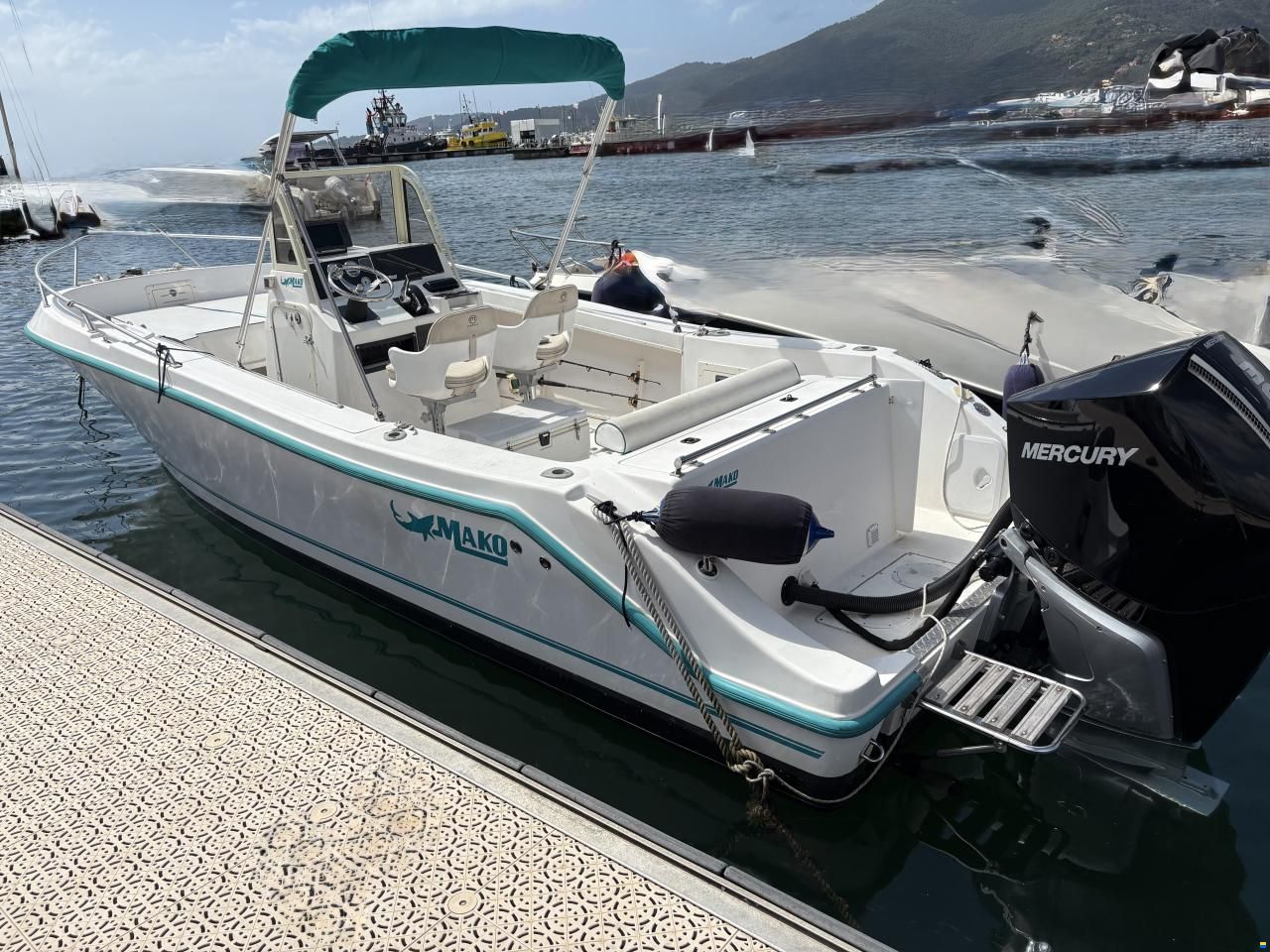 Mako Boats Mako 25.2