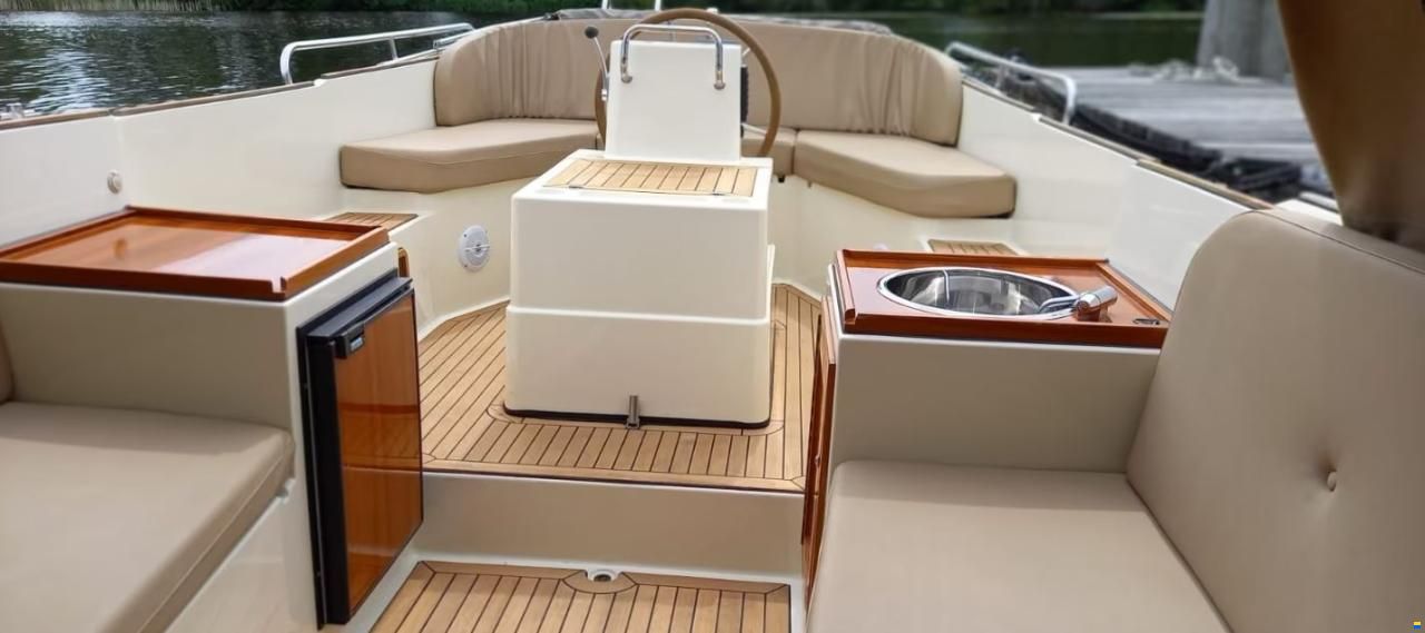 Interboat 25