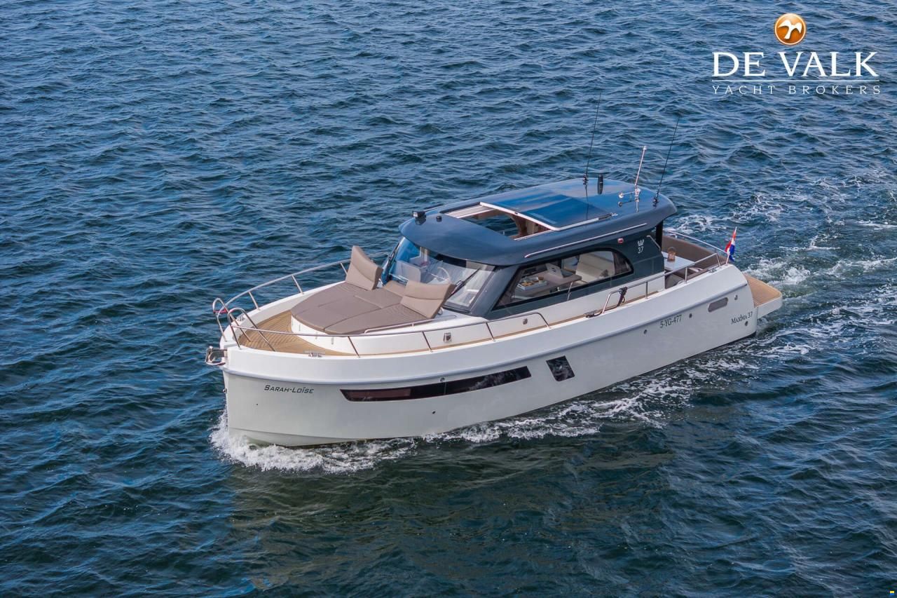 Maxima 37