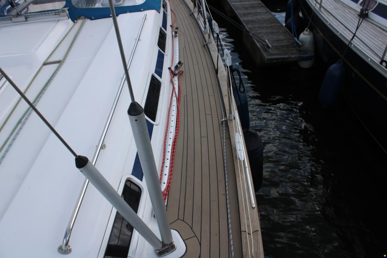 Bavaria 44