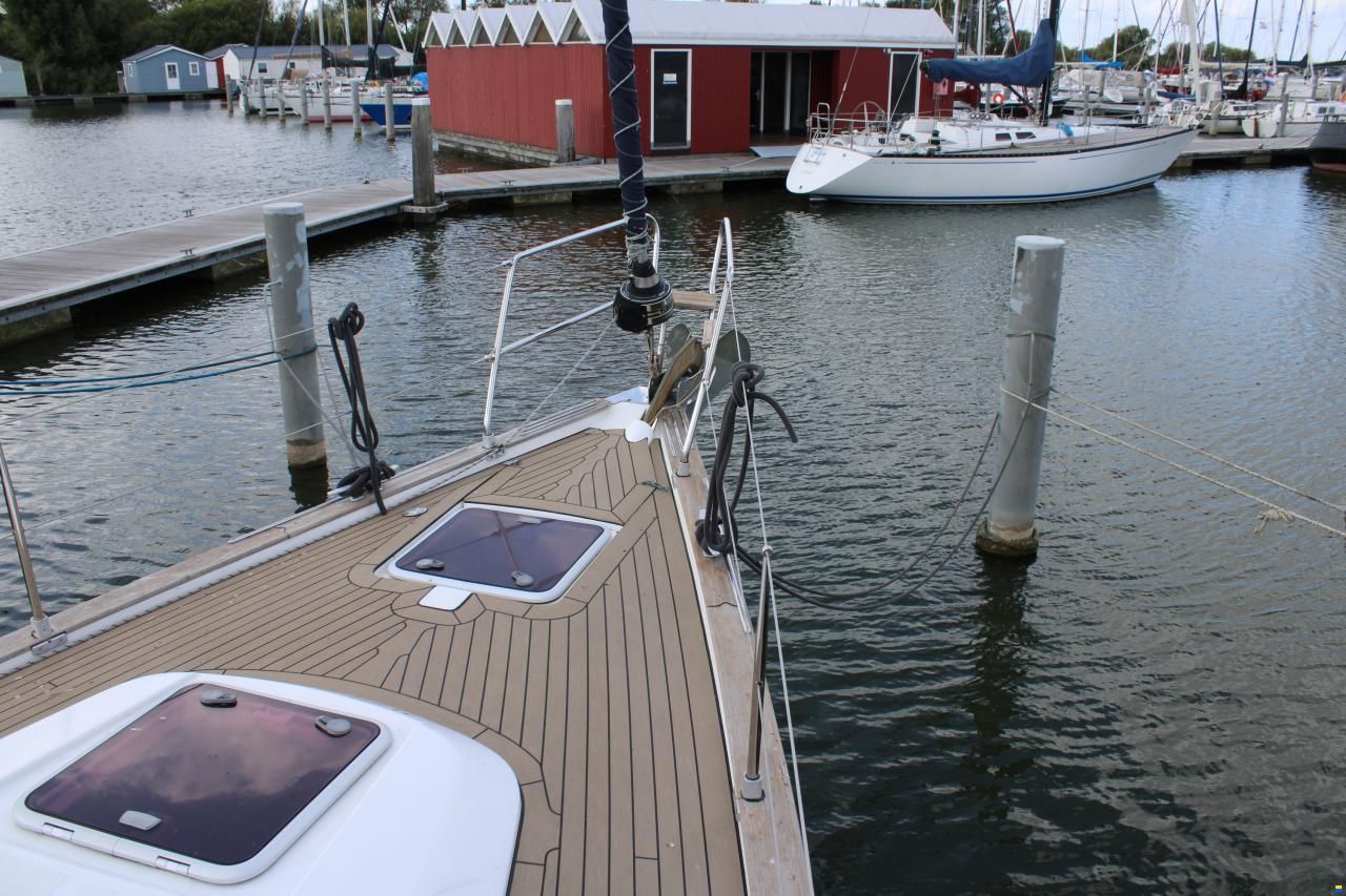 Bavaria 44