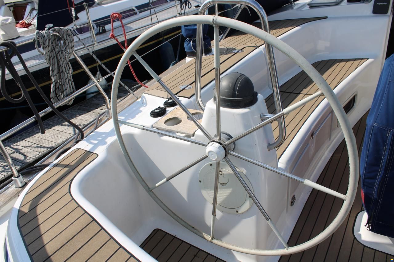 Bavaria 44