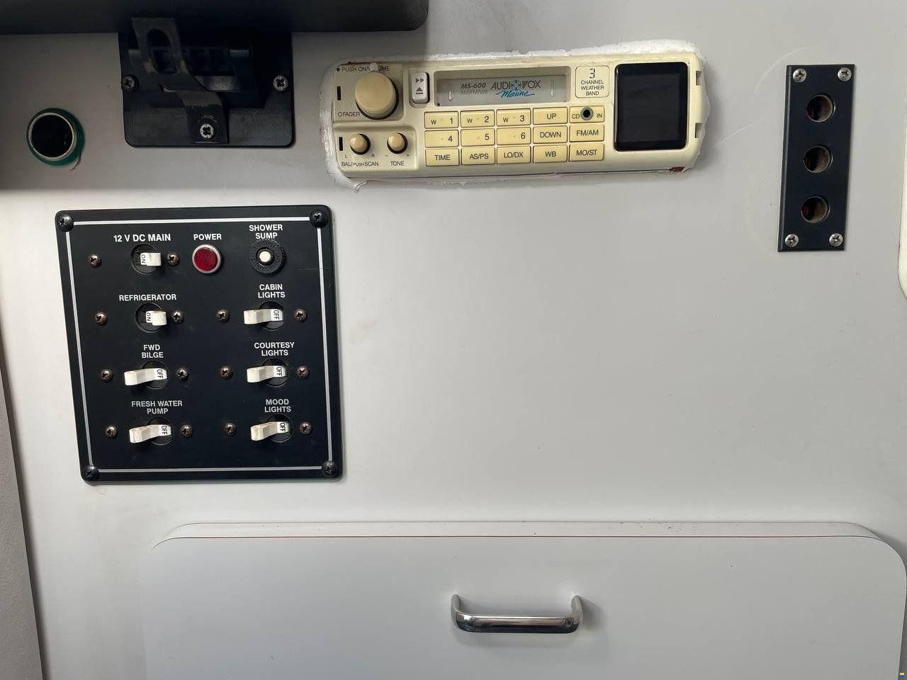 Crownline 765 BAYSIDE CRUISER