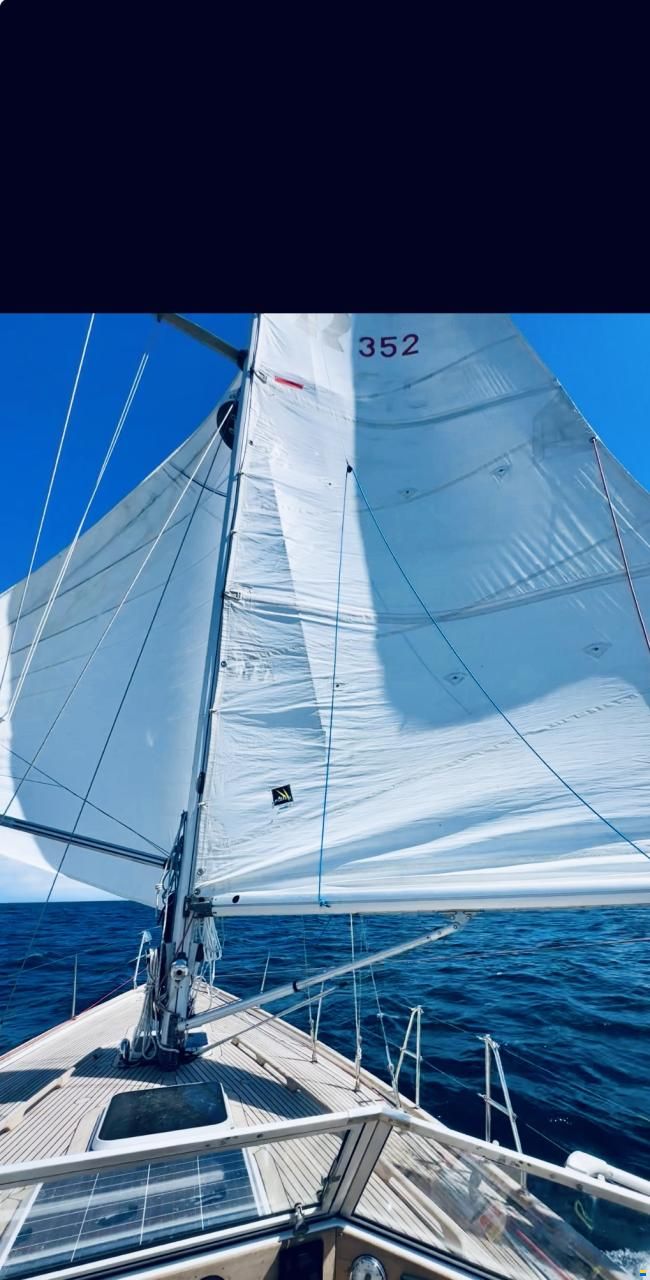 Hallberg-Rassy 352