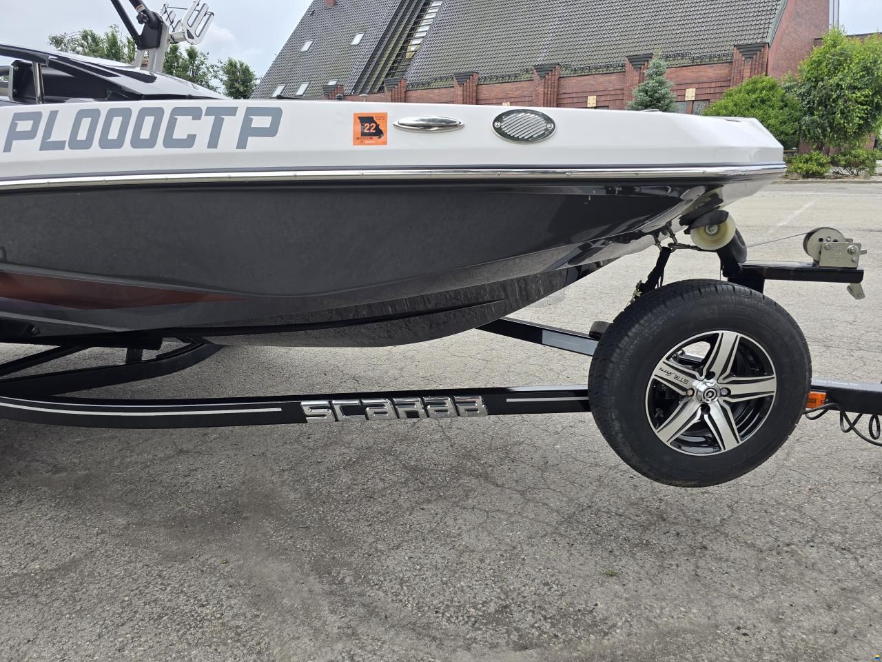 Scarab 165