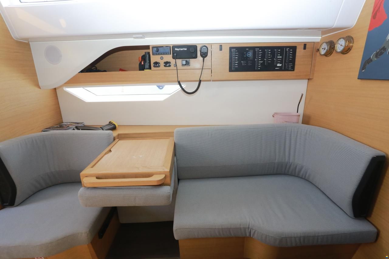 Elan E6