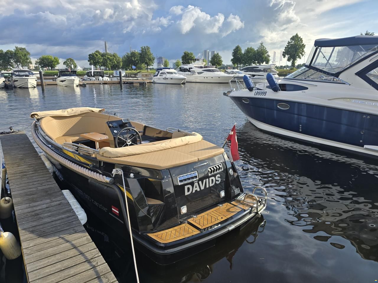 Corsiva Tender 650