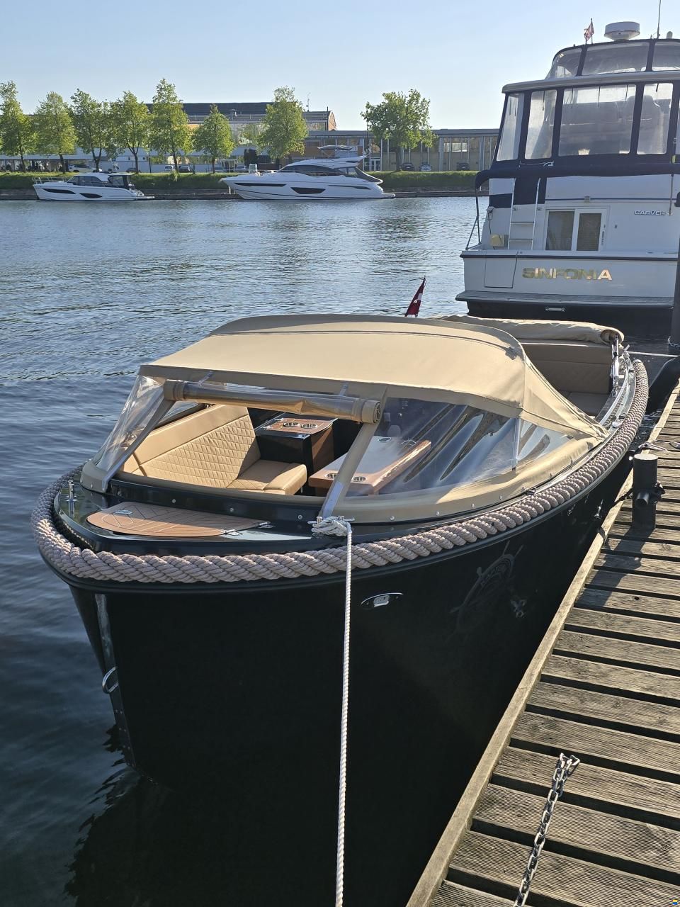Corsiva Tender 650
