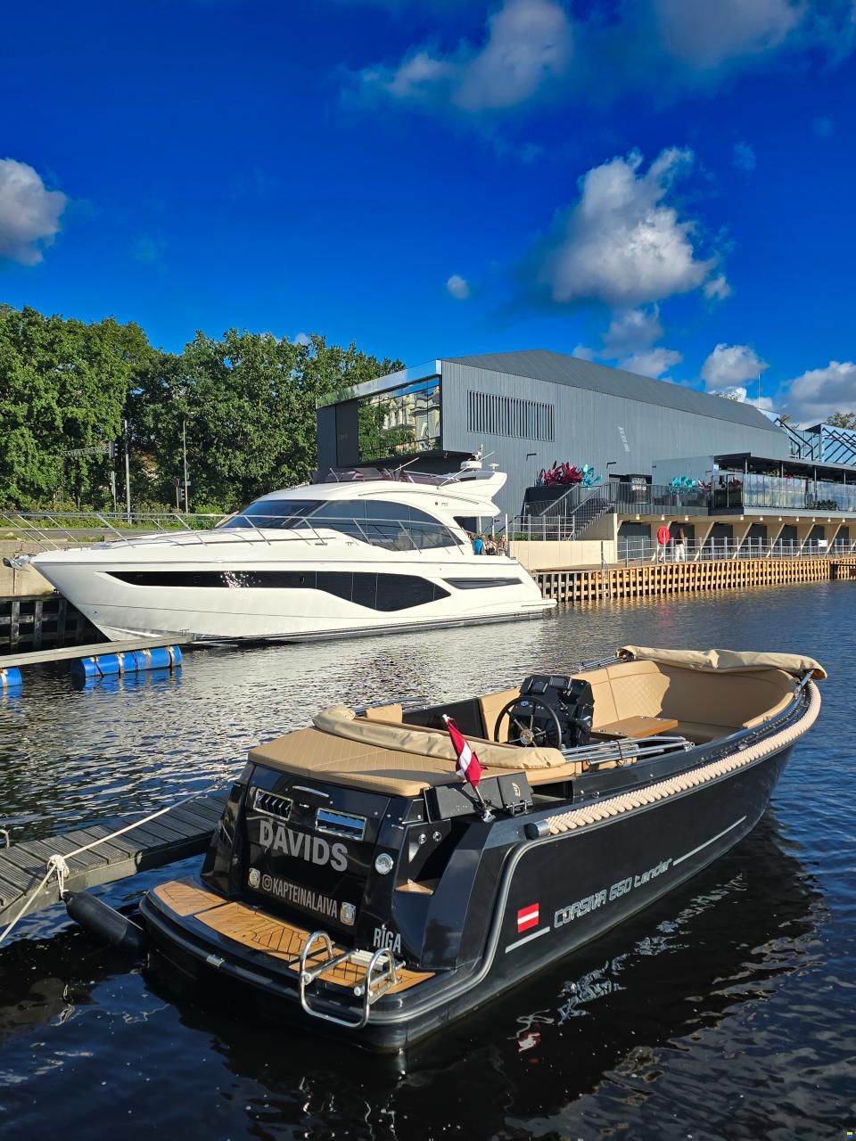 Corsiva Tender 650
