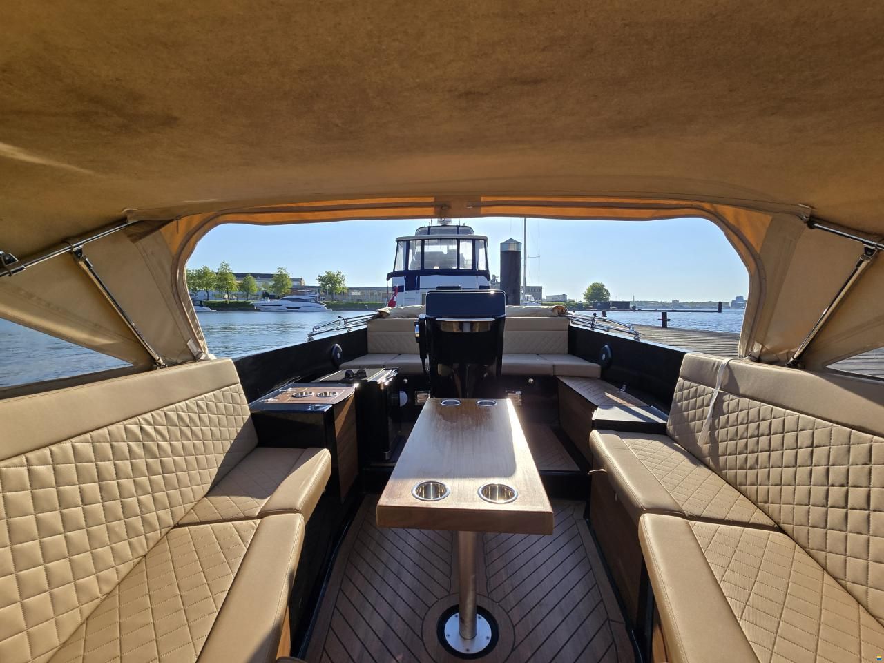 Corsiva Tender 650