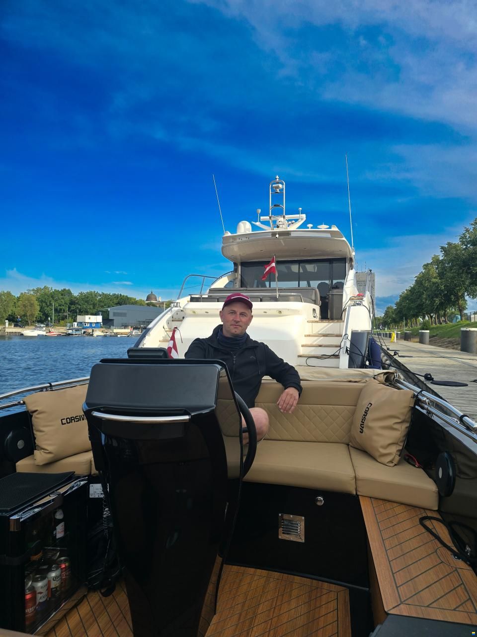 Corsiva Tender 650
