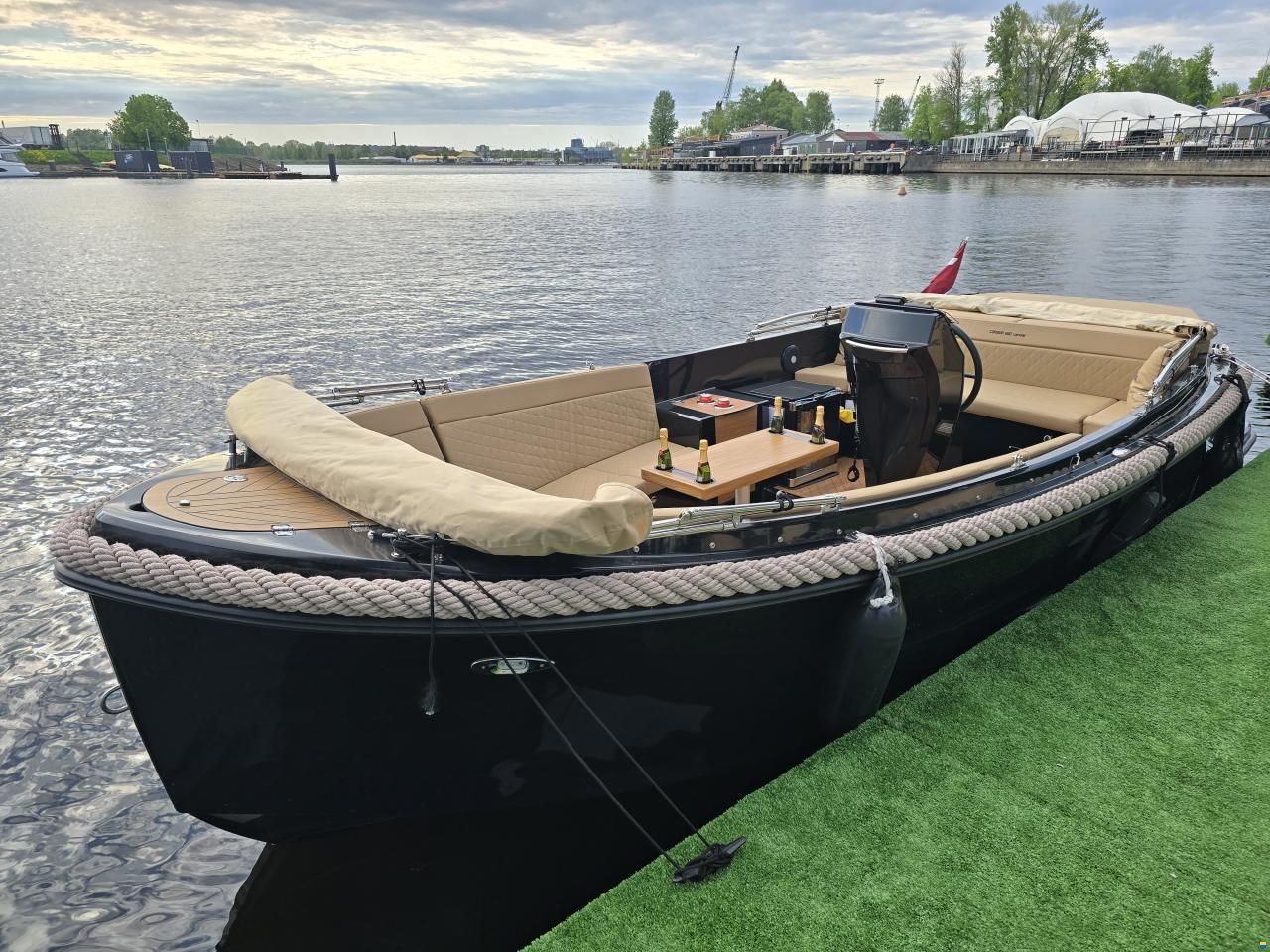 Corsiva Tender 650