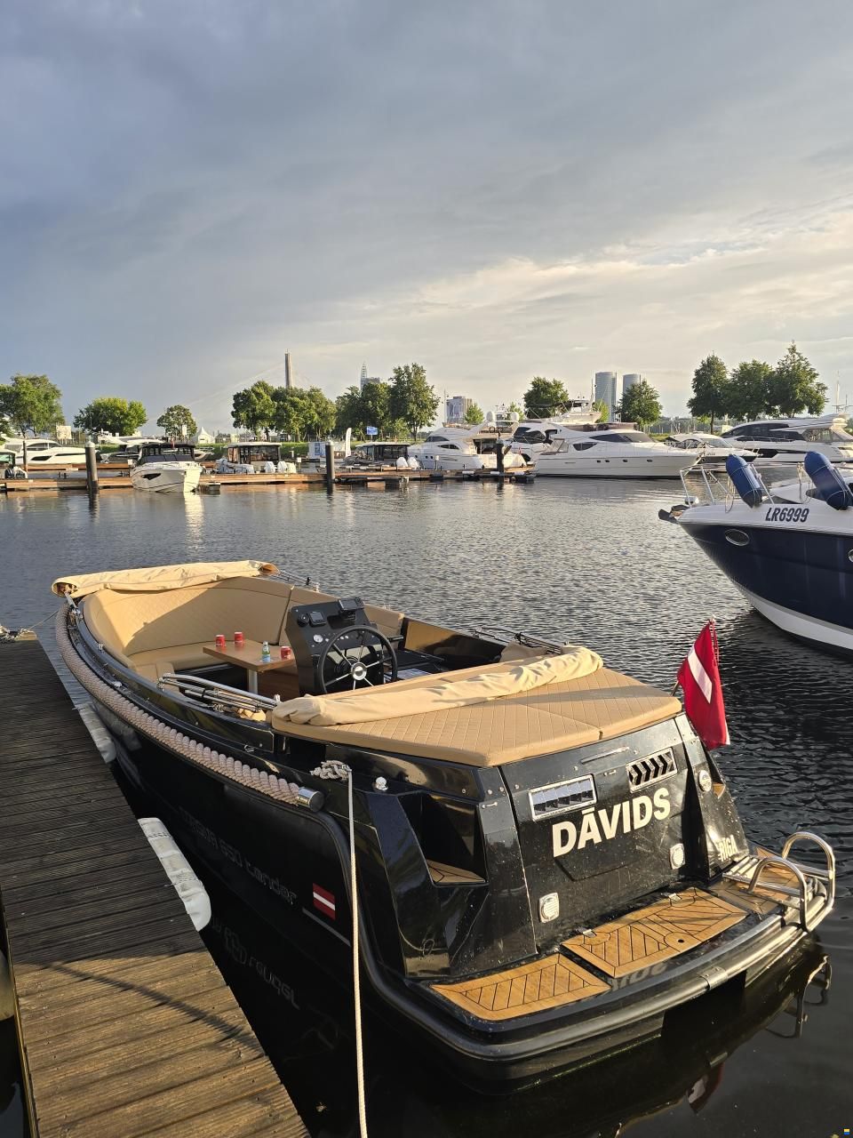 Corsiva Tender 650