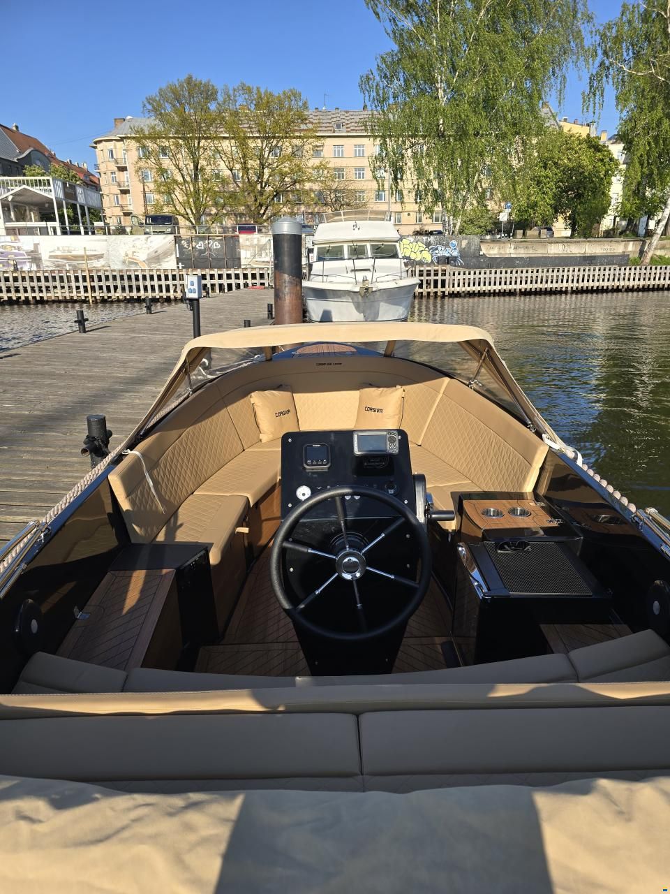 Corsiva Tender 650