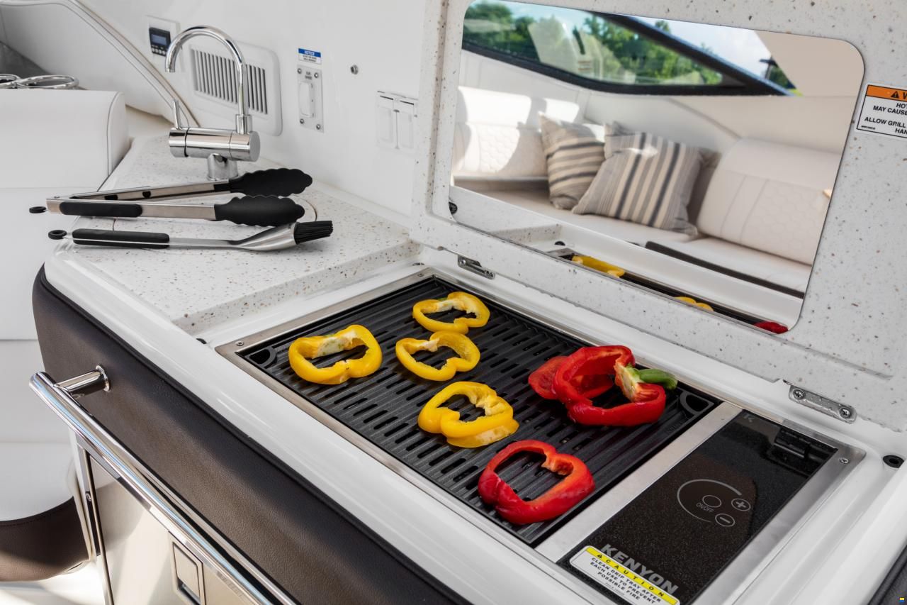 Sea Ray Sundancer 320