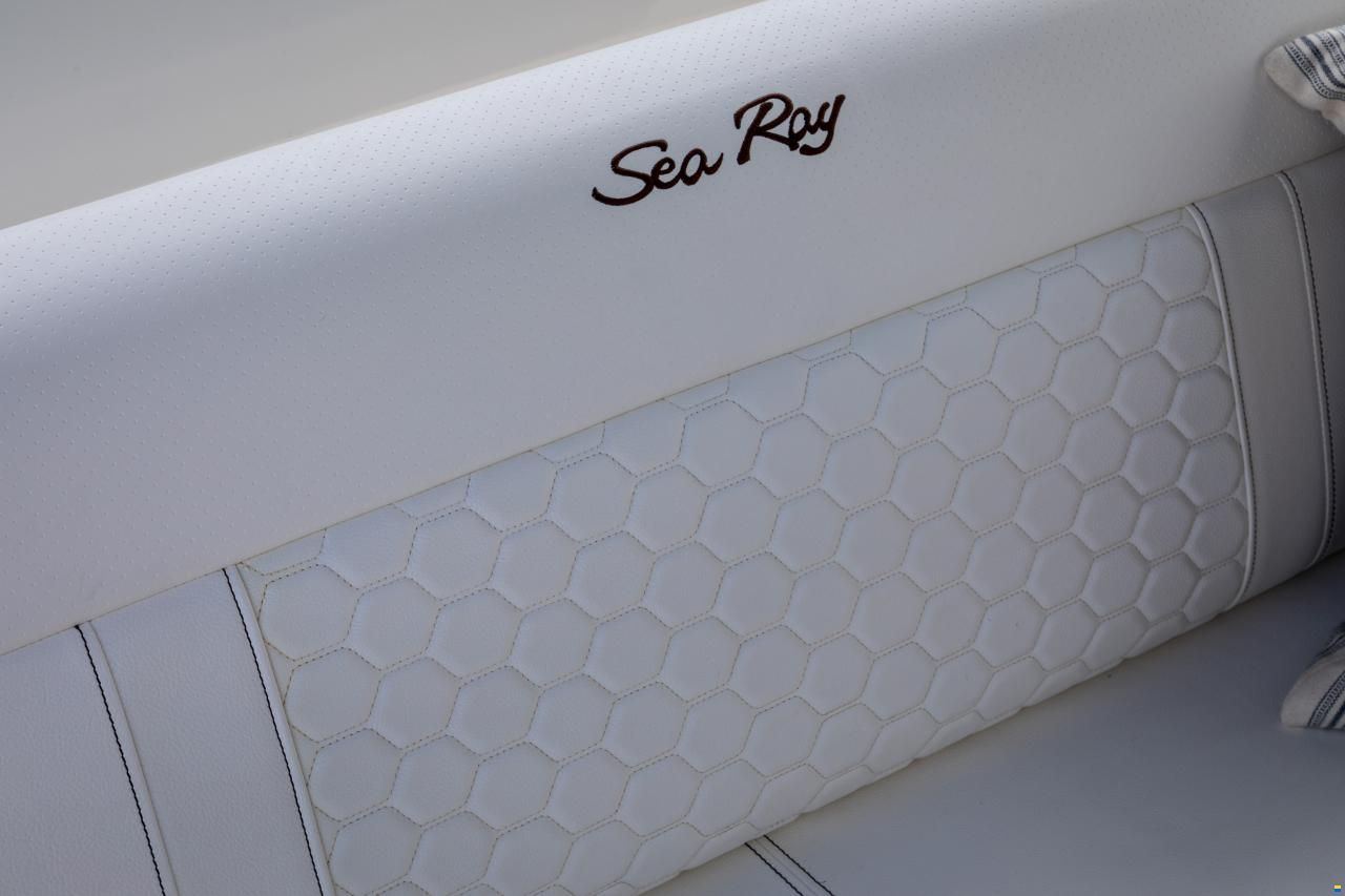 Sea Ray Sundancer 320