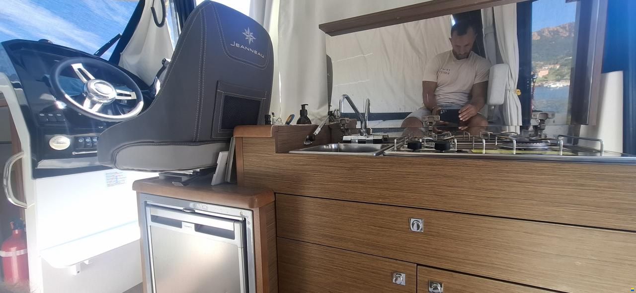 Jeanneau Merry fisher 895