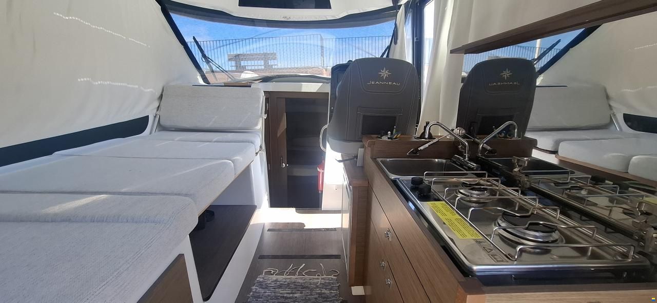 Jeanneau Merry fisher 895