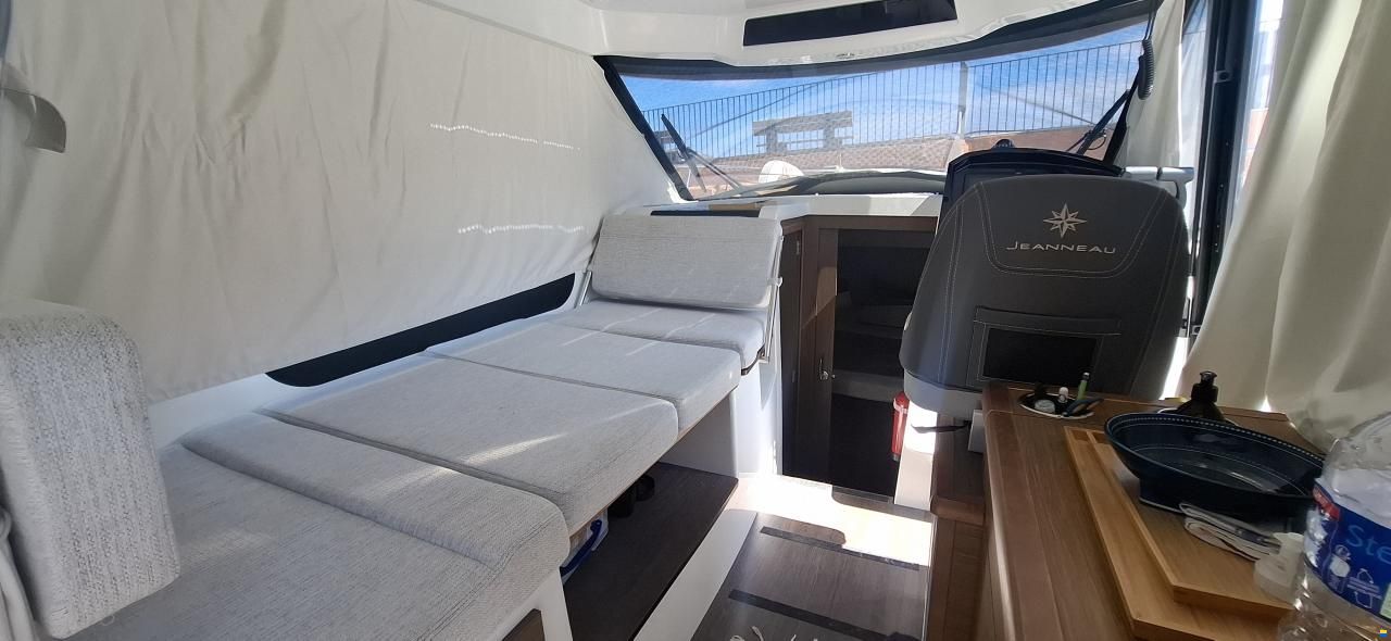 Jeanneau Merry fisher 895