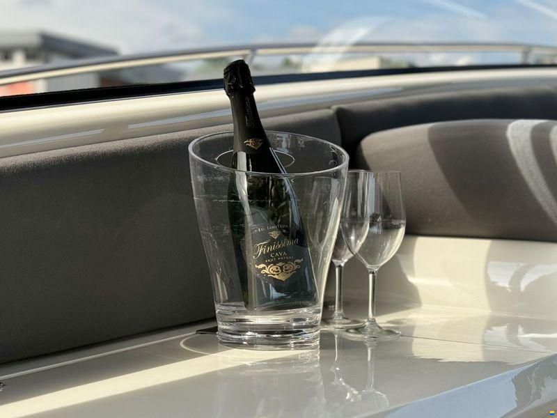 Sunseeker Superhawk 43