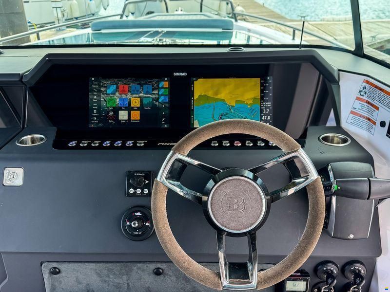 Axopar 37XC Cross Cabin