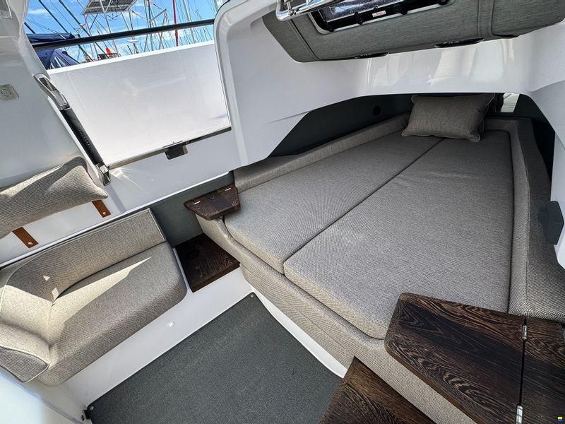 Axopar 37XC Cross Cabin