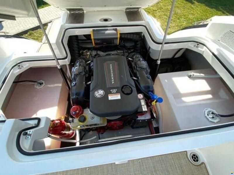 Cobalt Boat, LLC R7 Surf