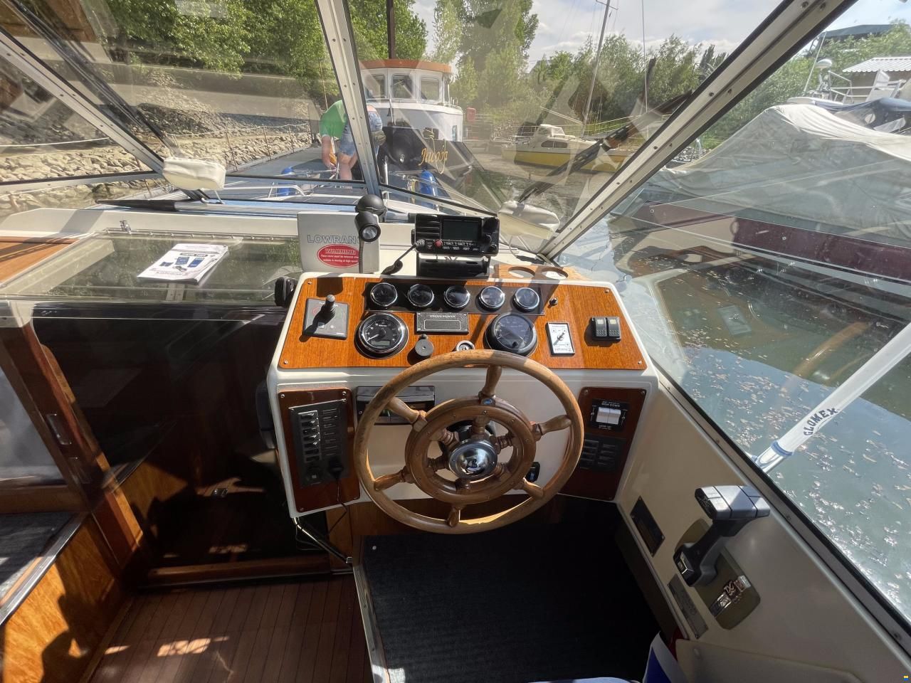 Polar Explorer 28