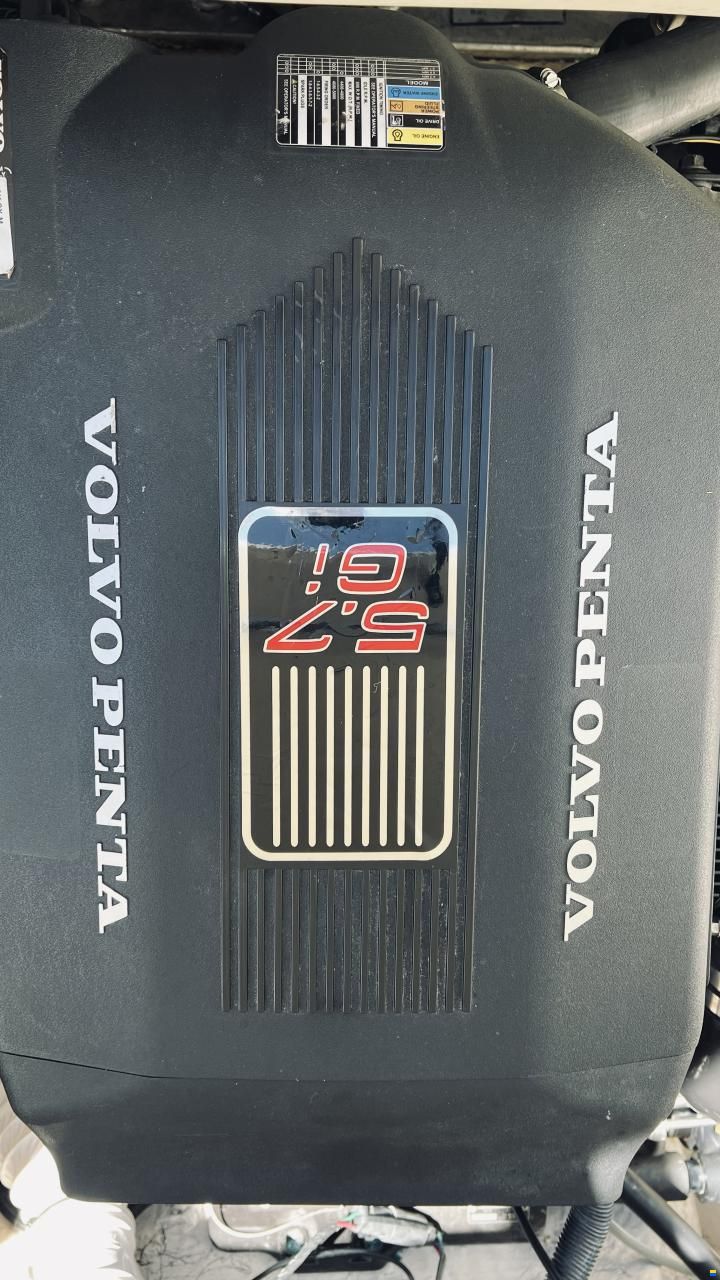 Rinker Captiva 232 Cuddy