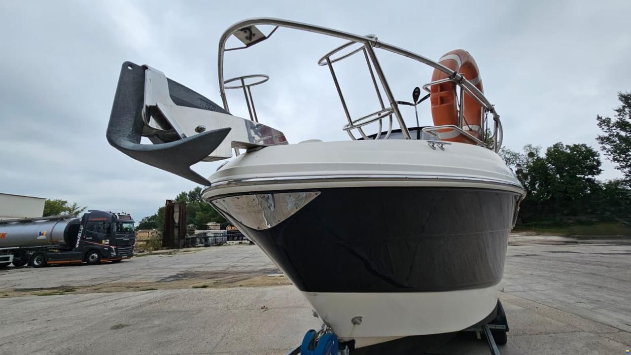 Chaparral 250 Signature