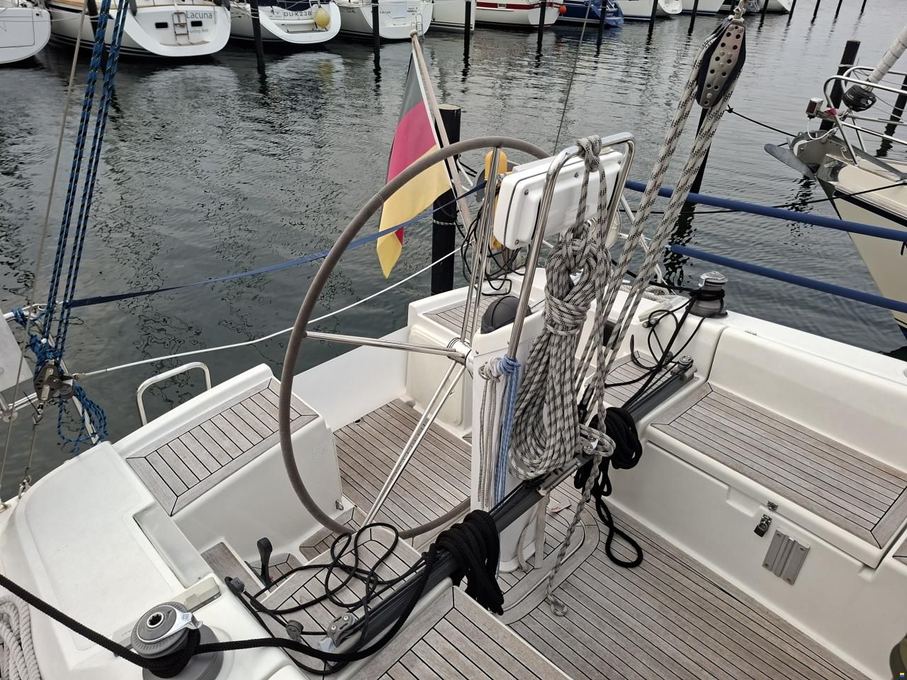 Hanse 370 - 1.HAND/NEUE LACKIERUNG nach Wunsch