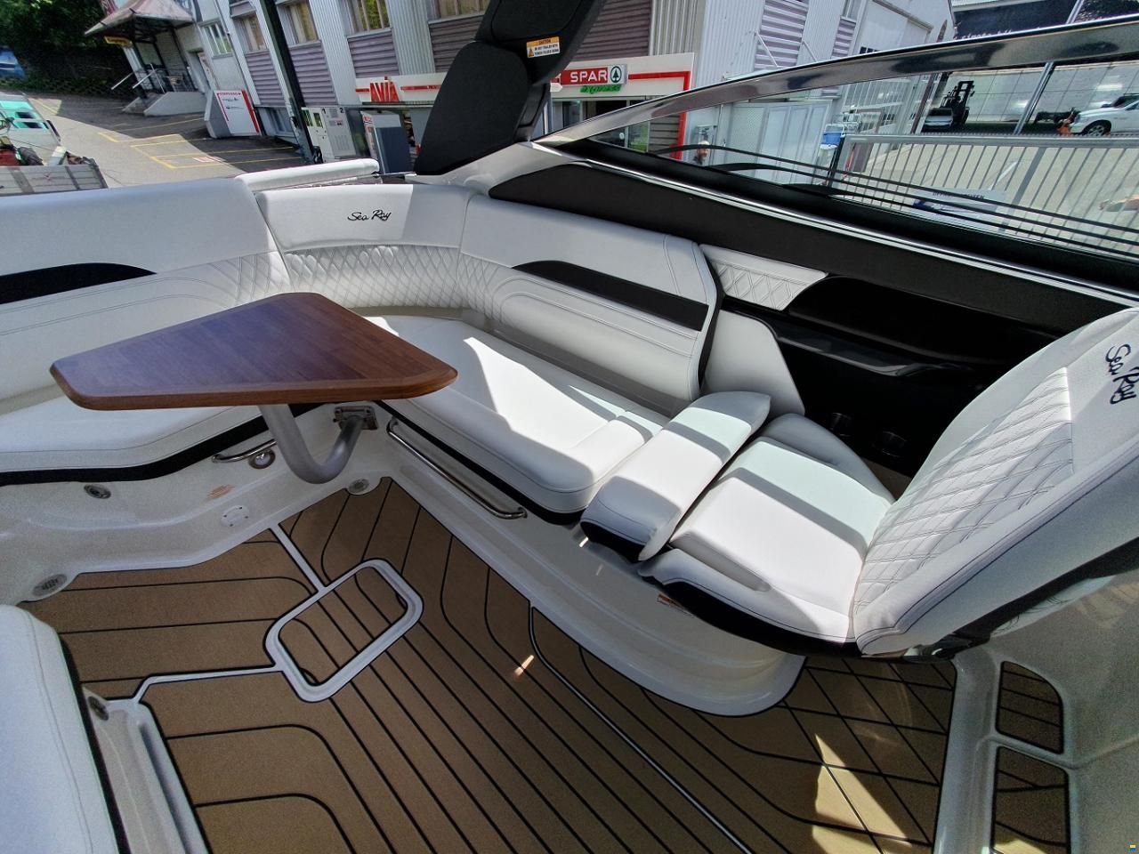 Sea Ray SLX 260 Surf
