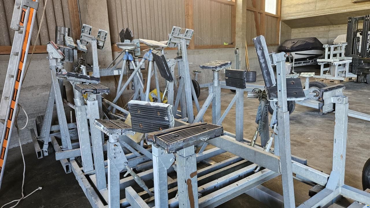 Satellite  Chevalets d'entreposage