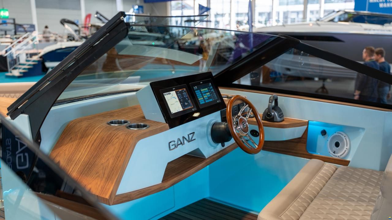 Ganz Boats Ovation 7X Open