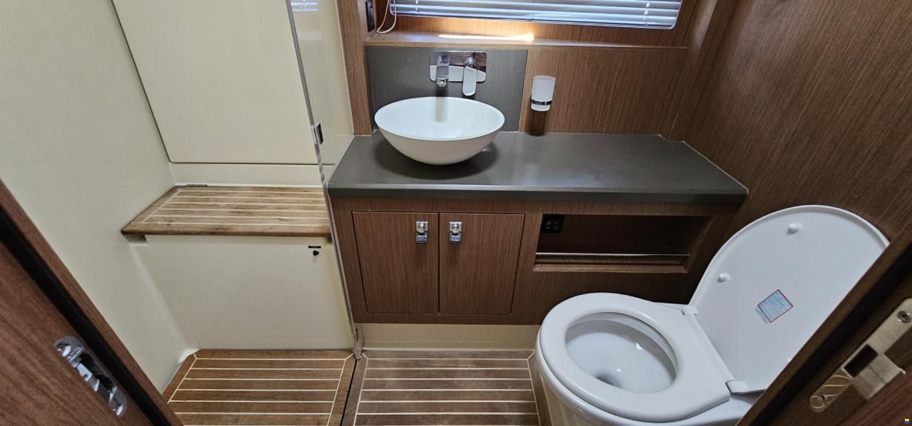 Beneteau Oceanis Yacht 62