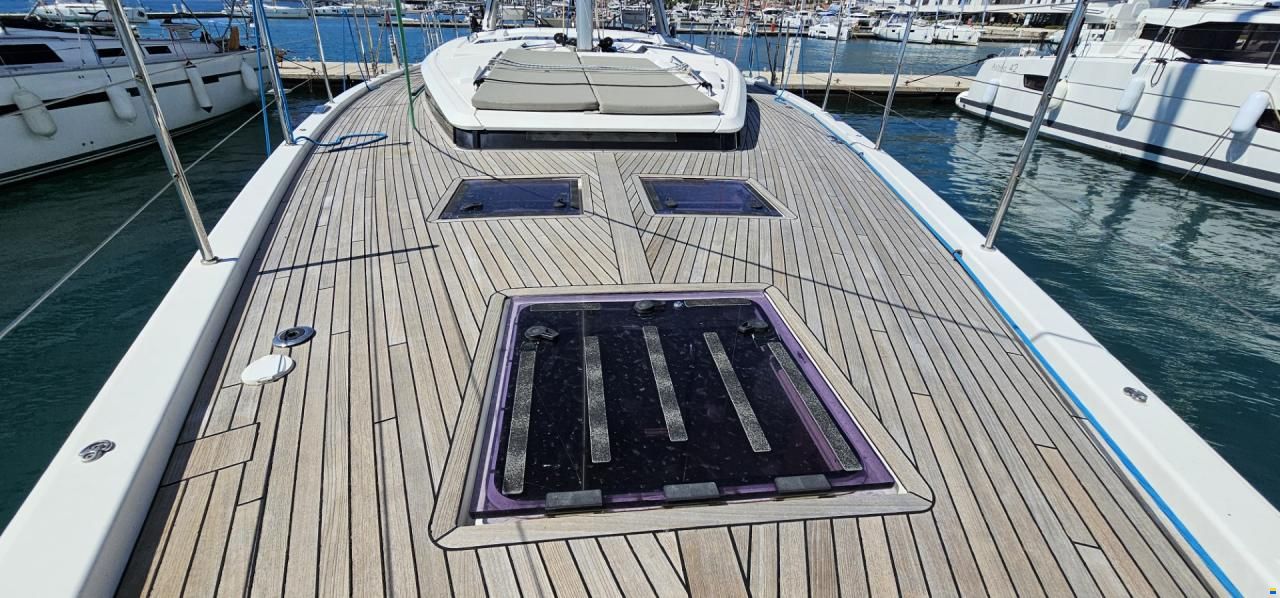 Beneteau Oceanis Yacht 62